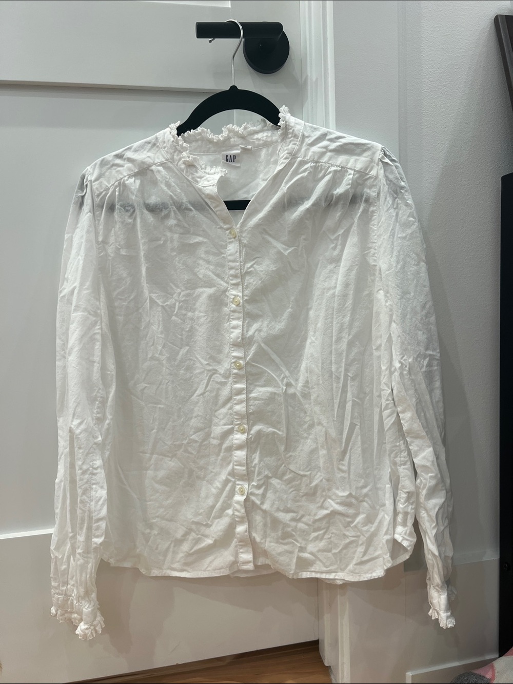 GAP White Ruffle-Trim Button-Up Blouse